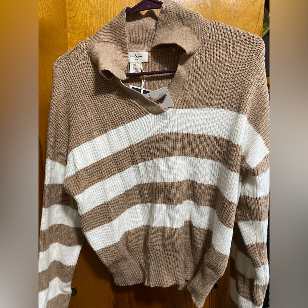Jessica Simpson sweater